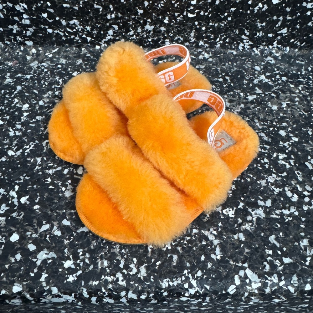 NWOT UGG Fluff Yeah Slippers. Orange. Size 6